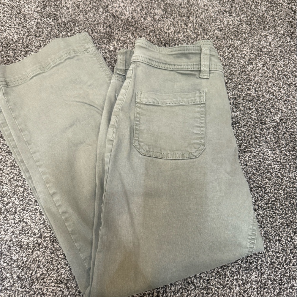 🌟SALE🌟 
High-Rise Wide-Leg Crop Pants